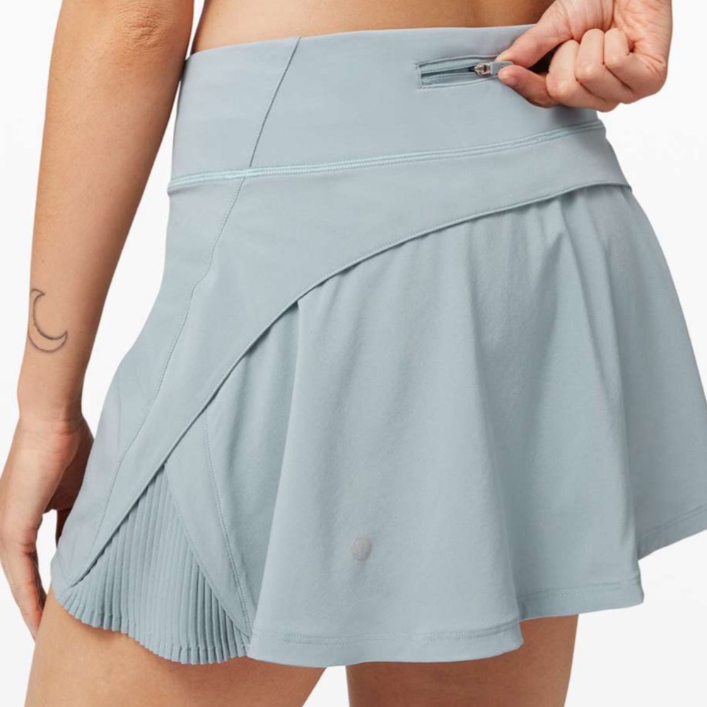 🍋LULULEMON PLAY OFF THE PLEATS SKIRT-BLUE CAST-8/10🍋